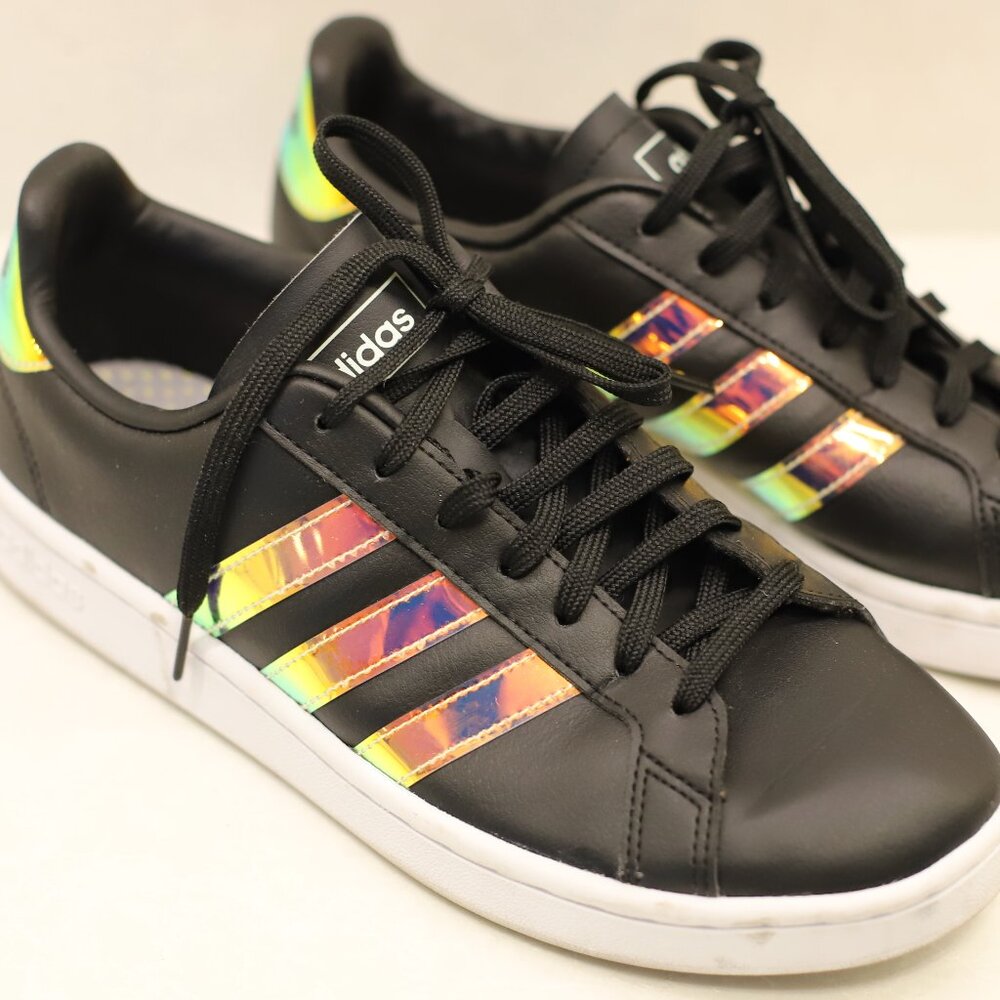 WOMEN'S ADIDAS 'GRAND COURT' TENNIS SHOE